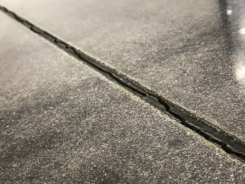 crack in expansion joint